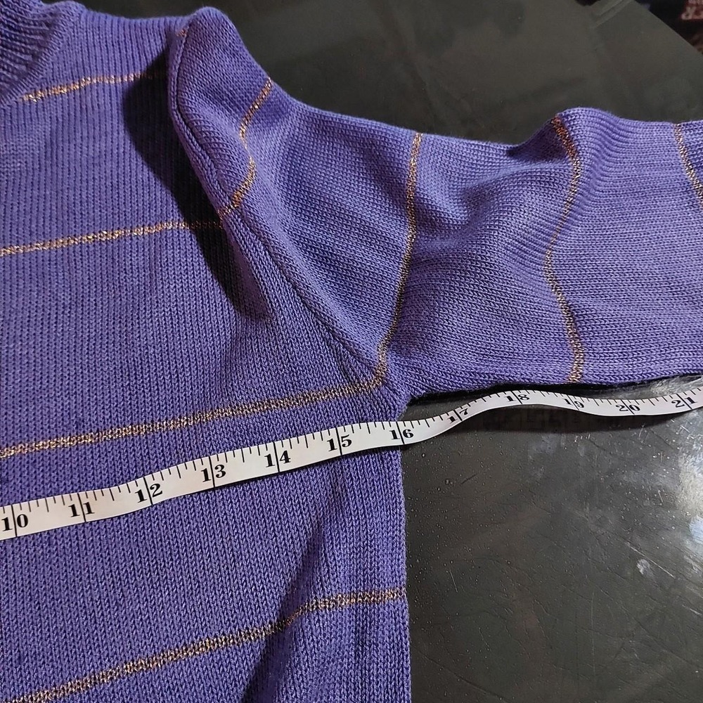 Vintage purple sweater with a ruffle collar and gold stripe detail. - Picture 4 of 7